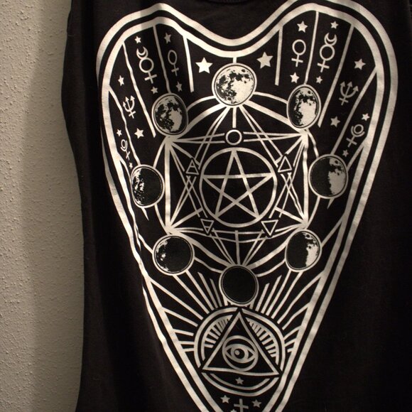 Restyle Tank Top Planchette design - Picture 3 of 4